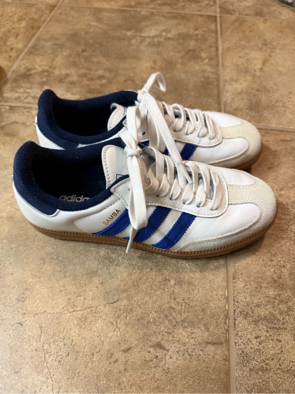 Adidas Originals Samba OG sneakers in white and dark blue - Picture 3 of 5